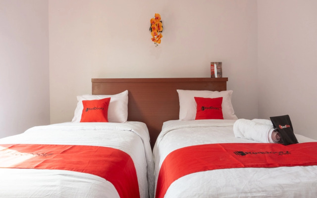 RedDoorz near Jawa Timur Park 3