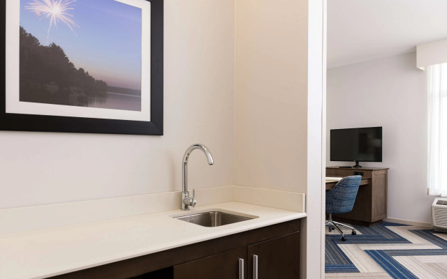Hampton Inn & Suites La Crosse Downtown