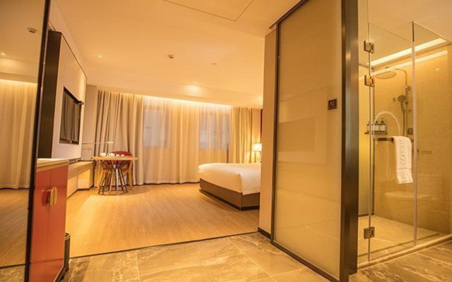 ECHENG Hotel (Zhanjiang Wuchuan Jinsha Plaza)
