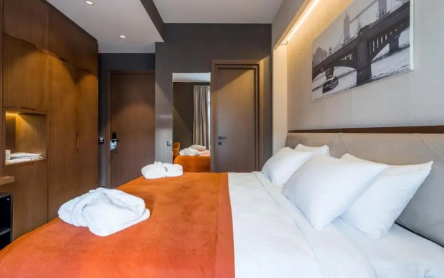 Bridge Hotel