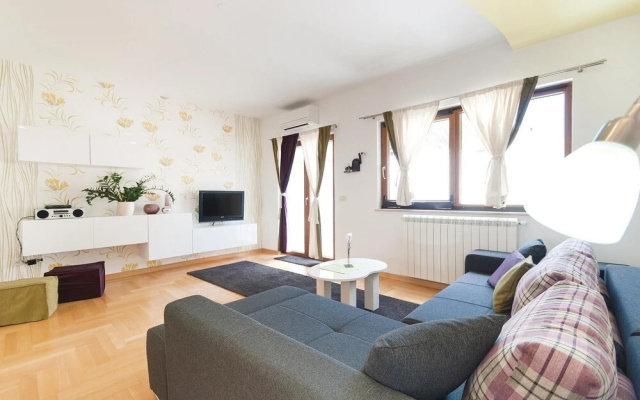 Amazing Home in Rovinj with Hot Tub, WiFi & 2 Bedrooms
