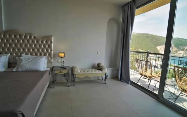 Enjoy Lichnos Bay Village Camping, Hotel & Apartments A.E.T.E