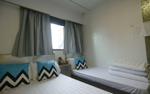 8 Days Boutique Hotel