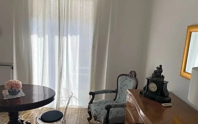 Rooms in San Domenico Maggiore 3