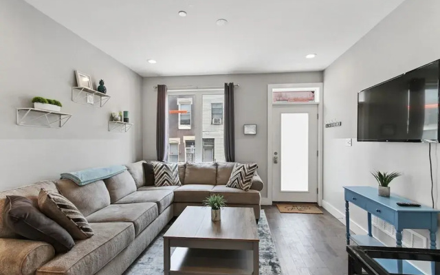 Luxury Roofdeck Retreat 4-bdrm Near Penn Chop