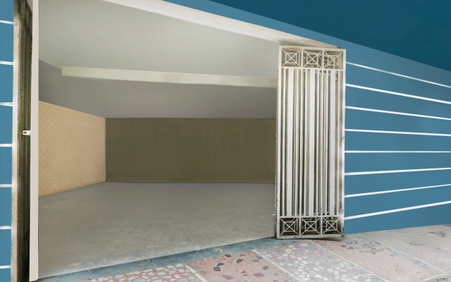 Hotel O East Punjabi Bagh Near Metro Station