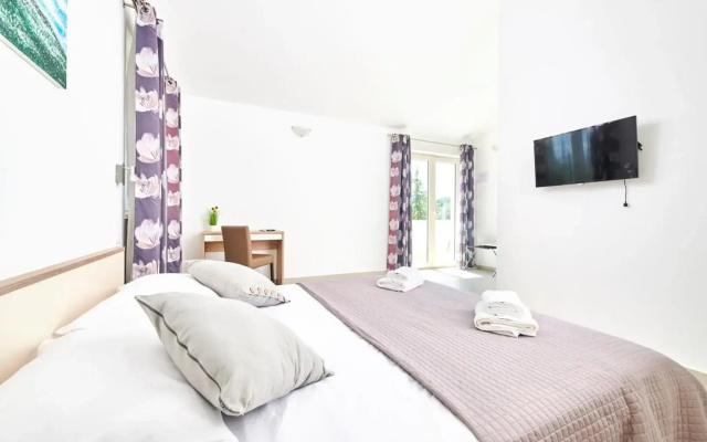 Villa Melli by Villas Holiday