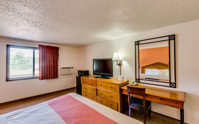 Motel 6 Albert Lea, MN