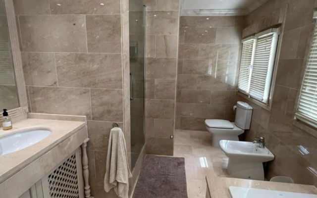 Beautiful villa 30 meters from the beach fantastic sea views