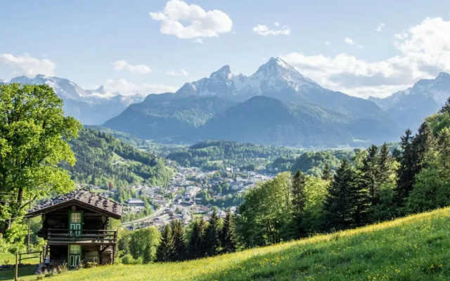Holiday Apartment on the Slope
