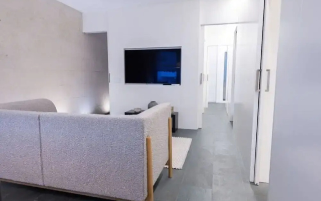 Ampersand - Bright 2-bedroom Apartment