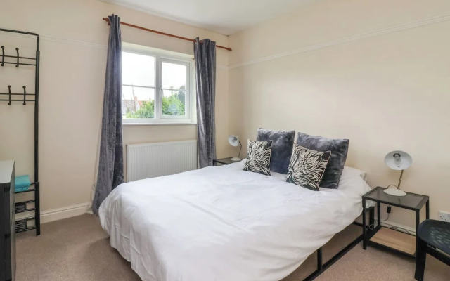 4 Castle Mews
