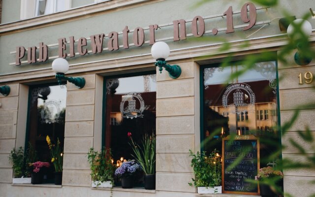 Elewator Gdansk Hostel вид на фасад