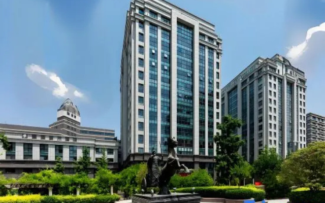Xingshu Hotel (Zhengdong Mixc Provincial Government Store)