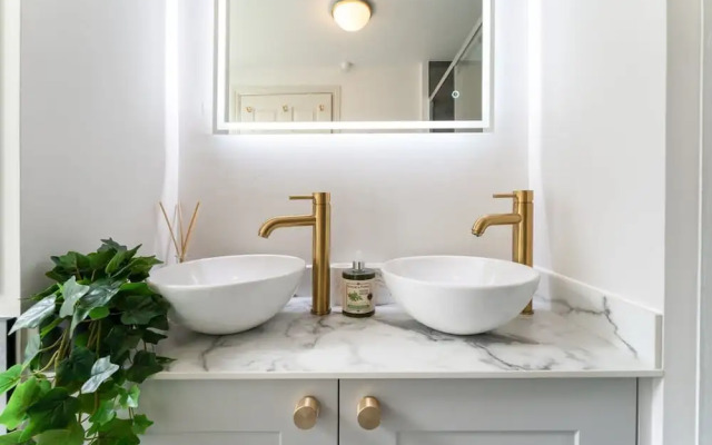 Host Stay Luxe on Margaret Street