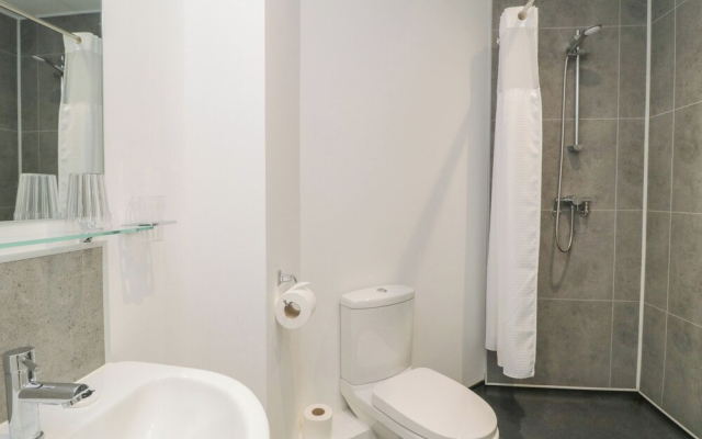Harcombe House Rooms - First Floor Twin