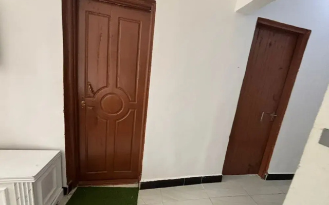 Malaika White House Apartment & Spa