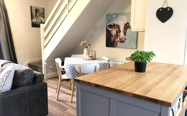 Charming, Modern Masonette in Heart of Fermoy River Town