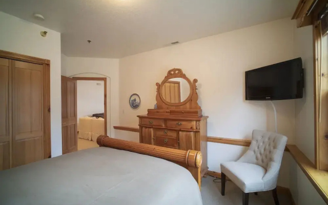 3 Bedroom 3 Bathroom Chalet 719