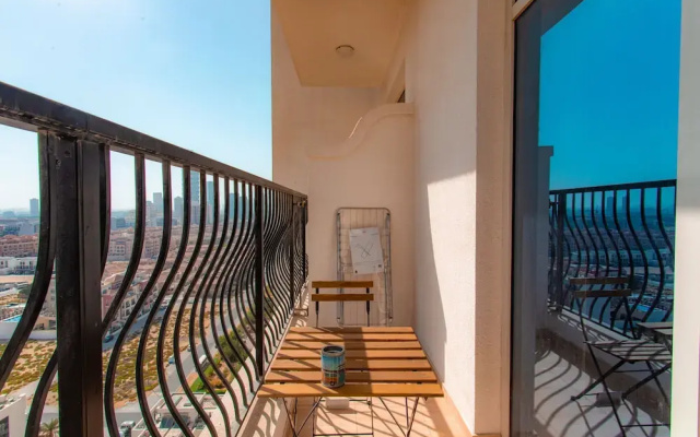 Travertine studio with stadium views