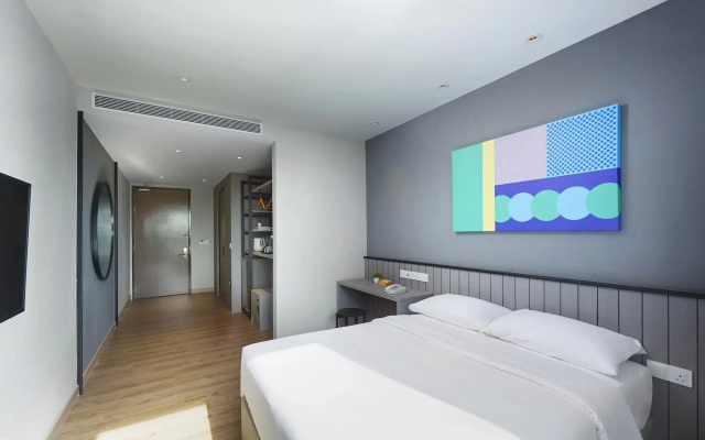 Komune Living & Wellness in the Park