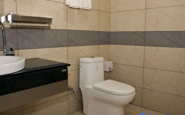 Guanhua Business Hotel