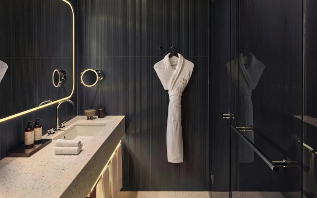 Dorothea Hotel, Budapest, Autograph Collection