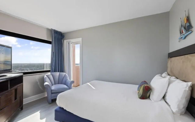 Luxury 3BR at Palms by Hosteeva