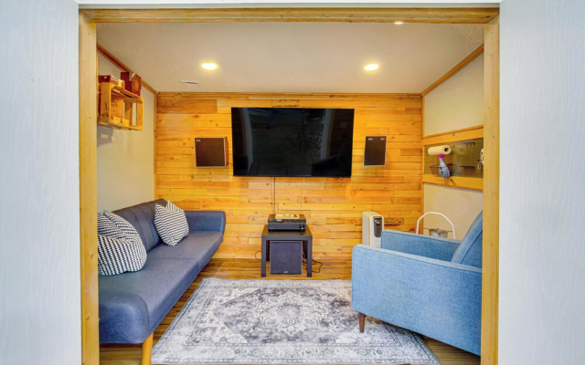 Entertainment Shed! Pet-friendly Oregon Coast Home