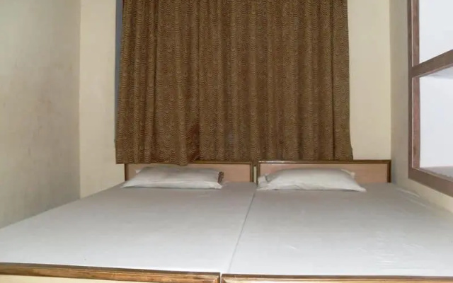 Shubh Laxmi Paying Guest House