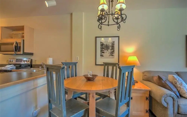 Cozy and Quaint 1 Bedroom Condo in the Heart of River Run Village