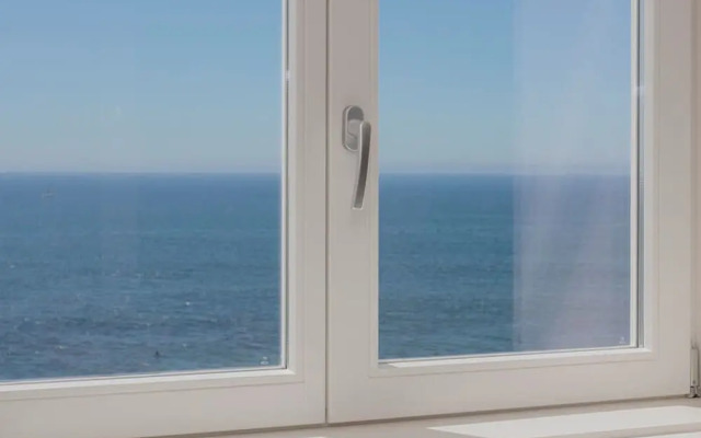 Liiiving in Porto Luxury Beachfront Apartment V