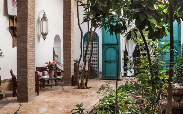 Отель Riad Dar Tarik Марокко, Марракеш - отзывы, цены и фото номеров - забронировать отель Riad Dar Tarik онлайн вид на фасад