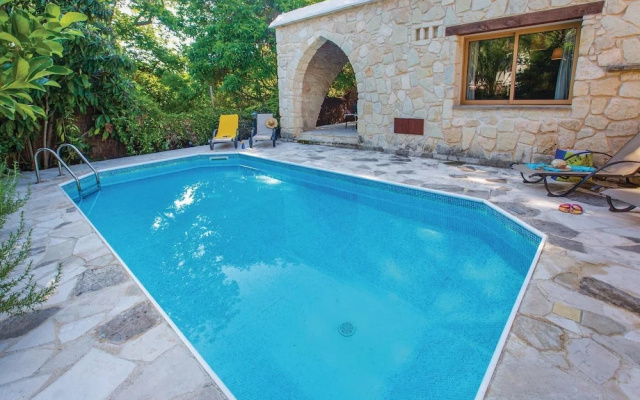 Nice Home in Miliou-paphos With Wifi and 3 Bedrooms
