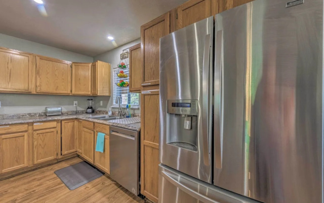 Ruidoso Home w/ Deck, Grill & Pool Table!
