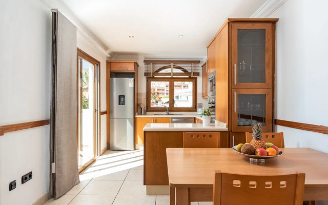 1 Charming Villa,Huge Terraces,Pool,Garden,Bbq!