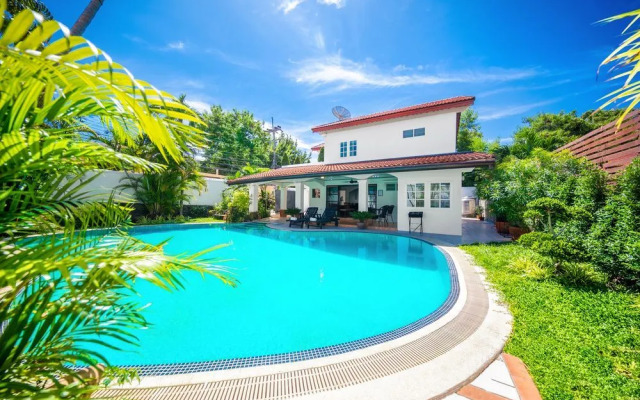 Walking Street Pool Villa by All Villas
