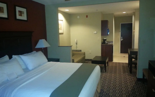 Holiday Inn Express & Suites Clinton