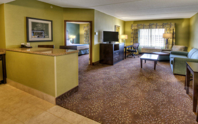 Holiday Inn Express & Suites Pittsburgh SW - Southpointe by IHG