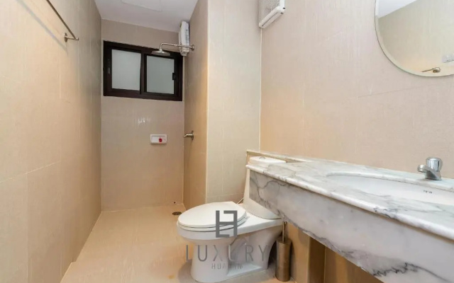 Amazing 5 Bedroom Condo on the Beach SP