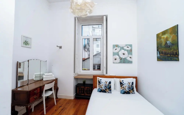 2 Bedroom Apartment Located Heart of Lisbon City
