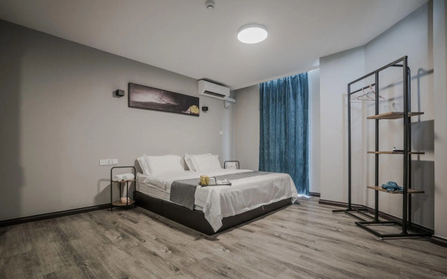 Paly Hotel