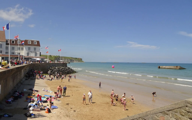 Nice duplex apartment, 400 m from the beach.