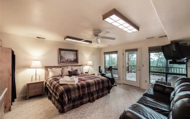 Awesome Views - Five Bedroom Cabin