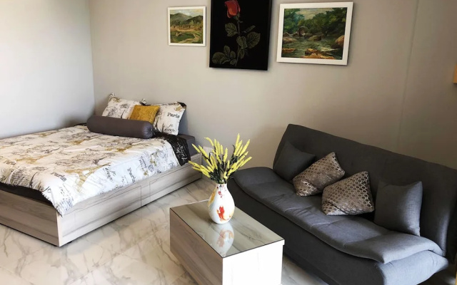 Gold Bee Apartment - the Tresor Building