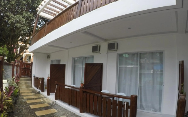 Neela Tourist Lodge