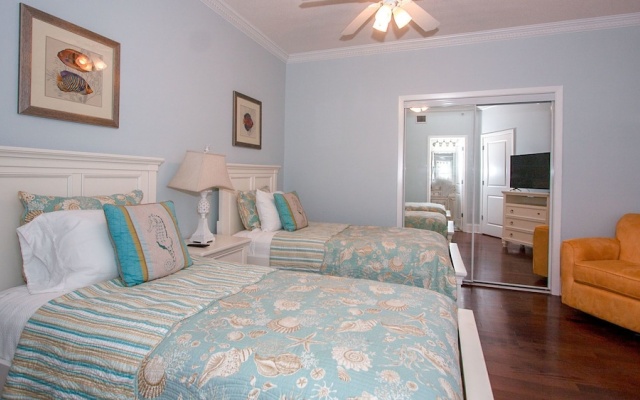 Modern Bayside Three Bedroom Condo - Unit Crb0505
