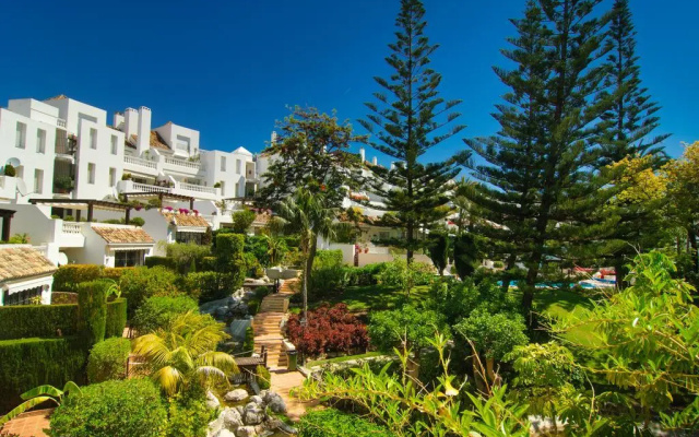 White Pearl Beach