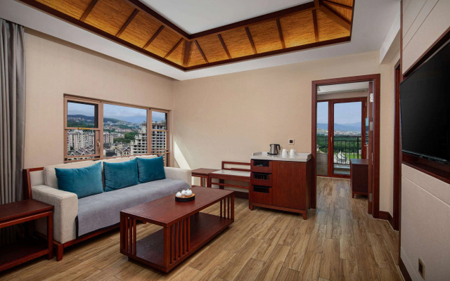 Days Hotel by Wyndham Jinghong Downtown