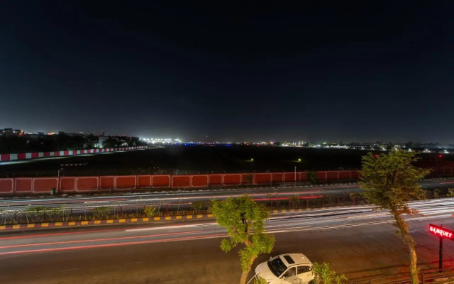 Treebo Premium Vinnie - Near Airport